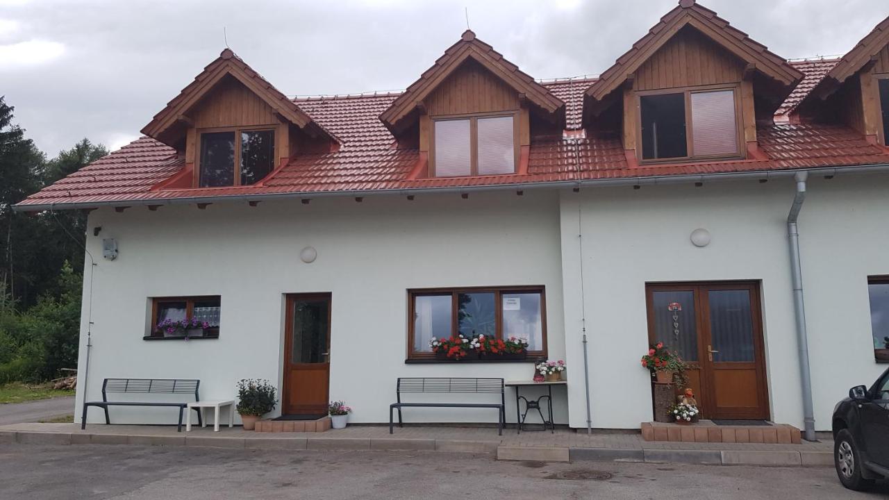 Na Samote U Lesa -Rasovna Apartment Msecke Zehrovice Екстериор снимка