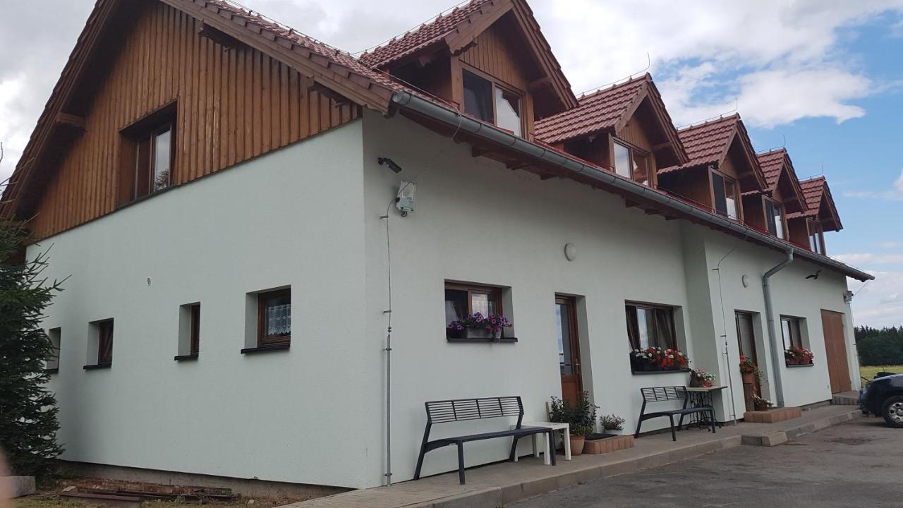 Na Samote U Lesa -Rasovna Apartment Msecke Zehrovice Екстериор снимка